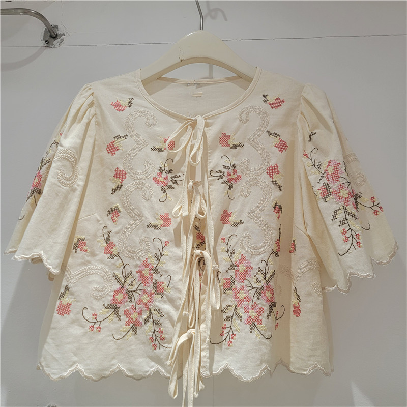 Clothland-Blusa bordada de ver - Sewing V reseña y precio
