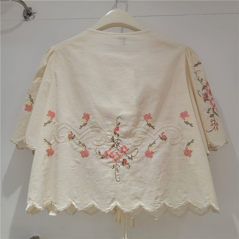 Clothland-Blusa bordada de ver - Sewing V reseña y precio